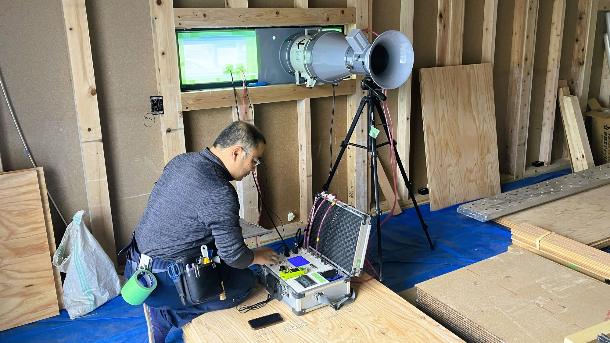 気密測定（C値測定）の準備状況（現場でブロワードア試験を行う前）