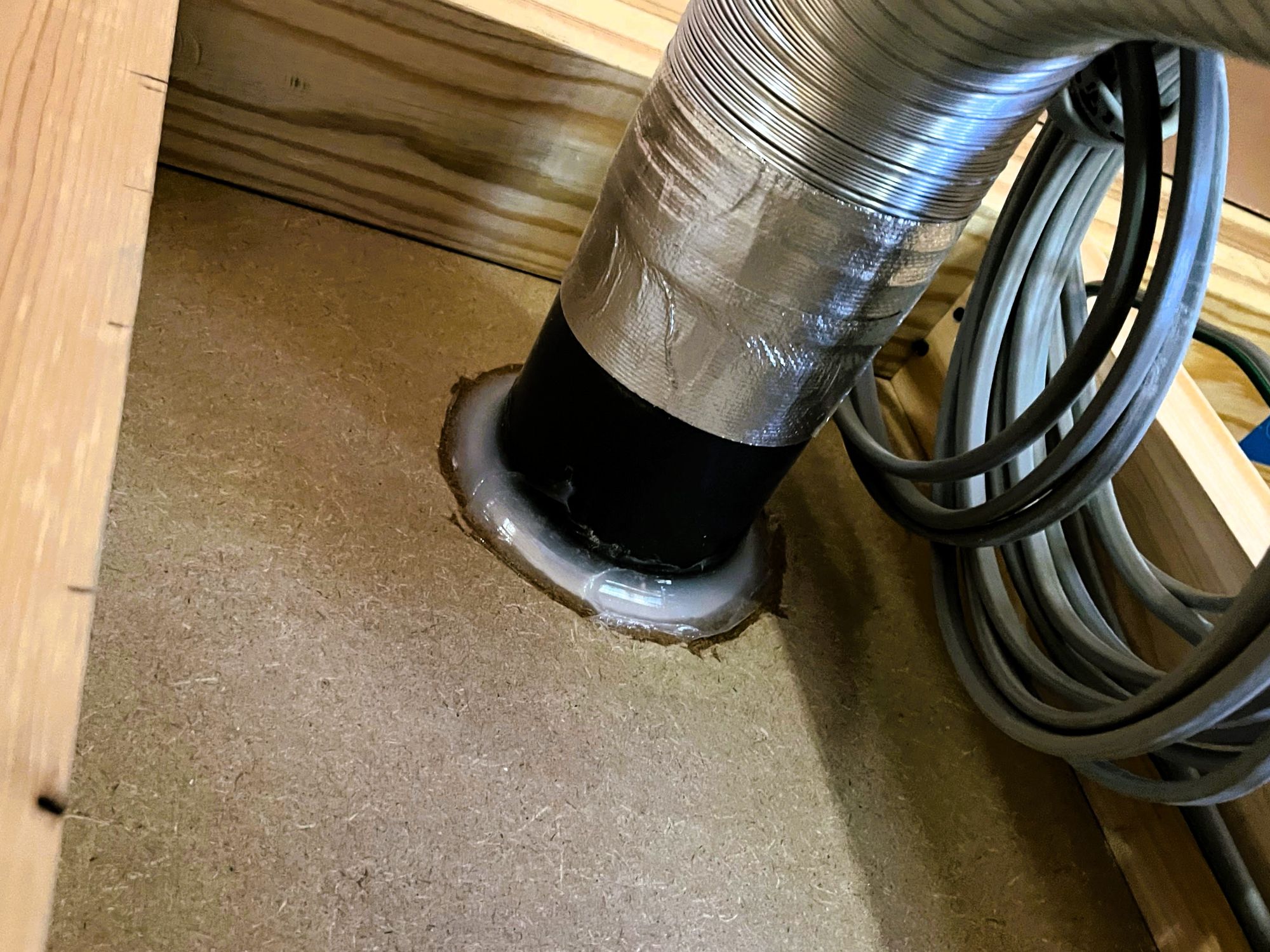 ダクト貫通部の気密処理（大きな開口まわりの隙間対策）