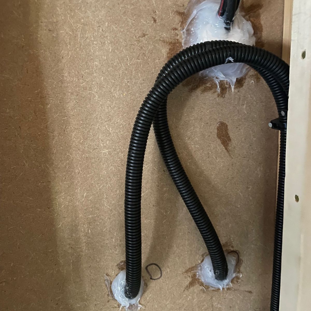 配管貫通部の気密処理