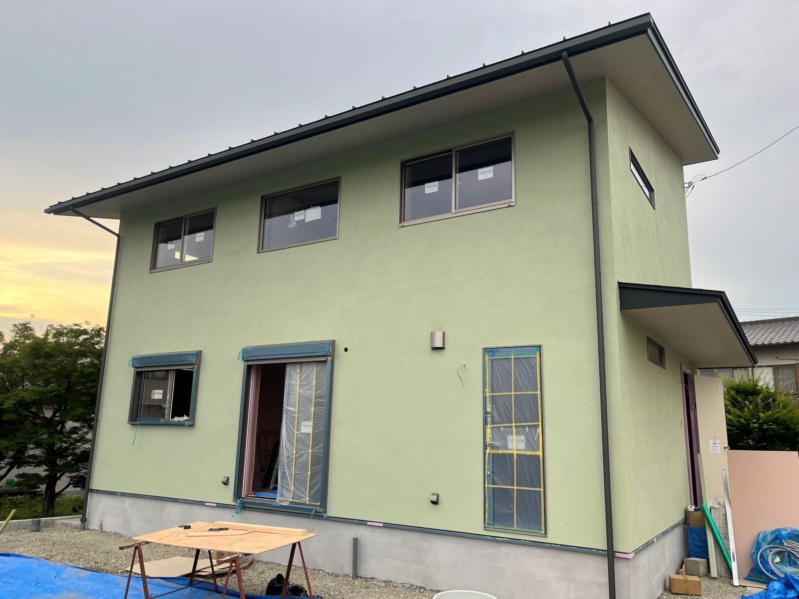 新築住宅の足場撤去後の外観ファサード