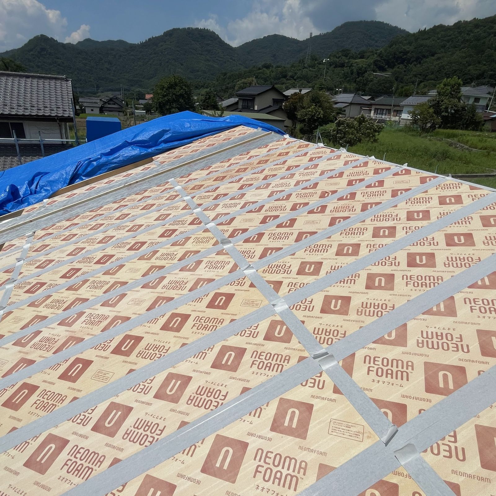 屋根断熱施工完了｜気密処理まで徹底した高性能屋根