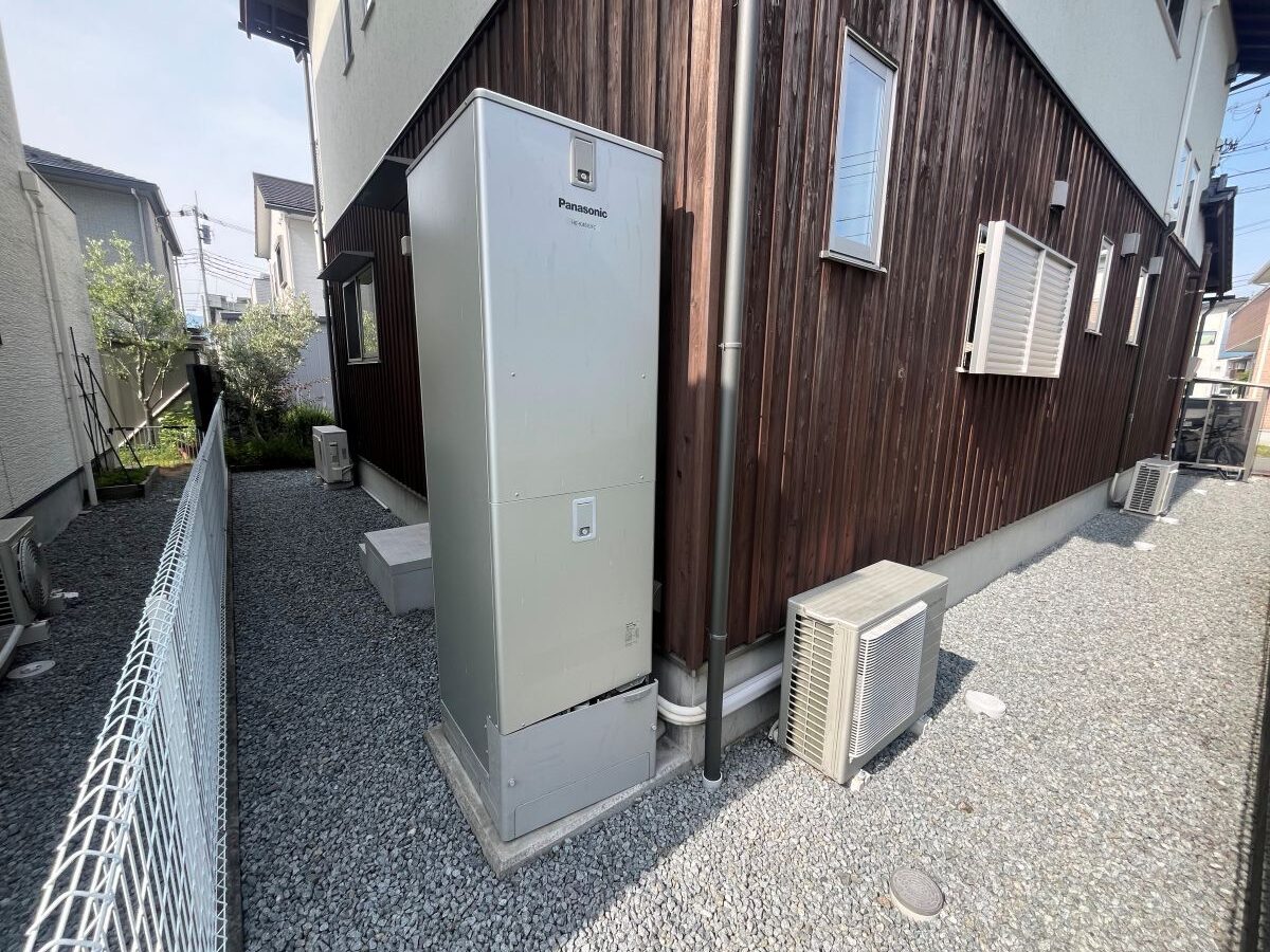 交換前の既存エコキュートとヒートポンプユニットの様子